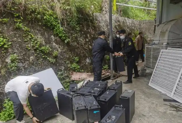 A mining farm utilizing renewable energy sources