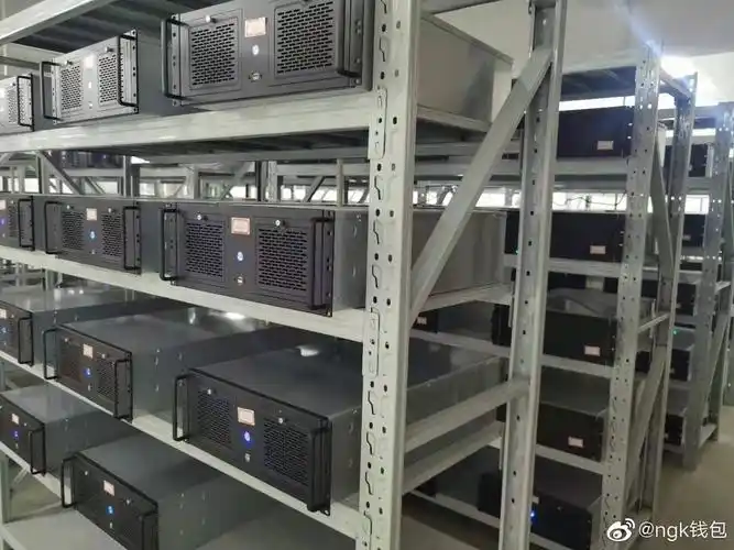 Mining farm PDU monitoring electricity consumption of each mining rig